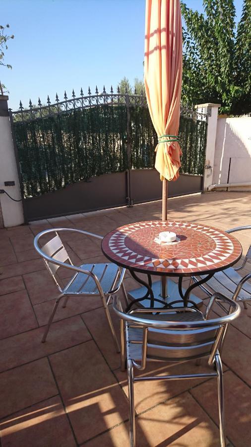 Apartament Le Tamaris Saint-Laurent-dʼAigouze Zewnętrze zdjęcie