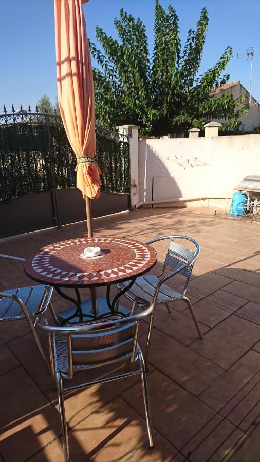 Apartament Le Tamaris Saint-Laurent-dʼAigouze Zewnętrze zdjęcie
