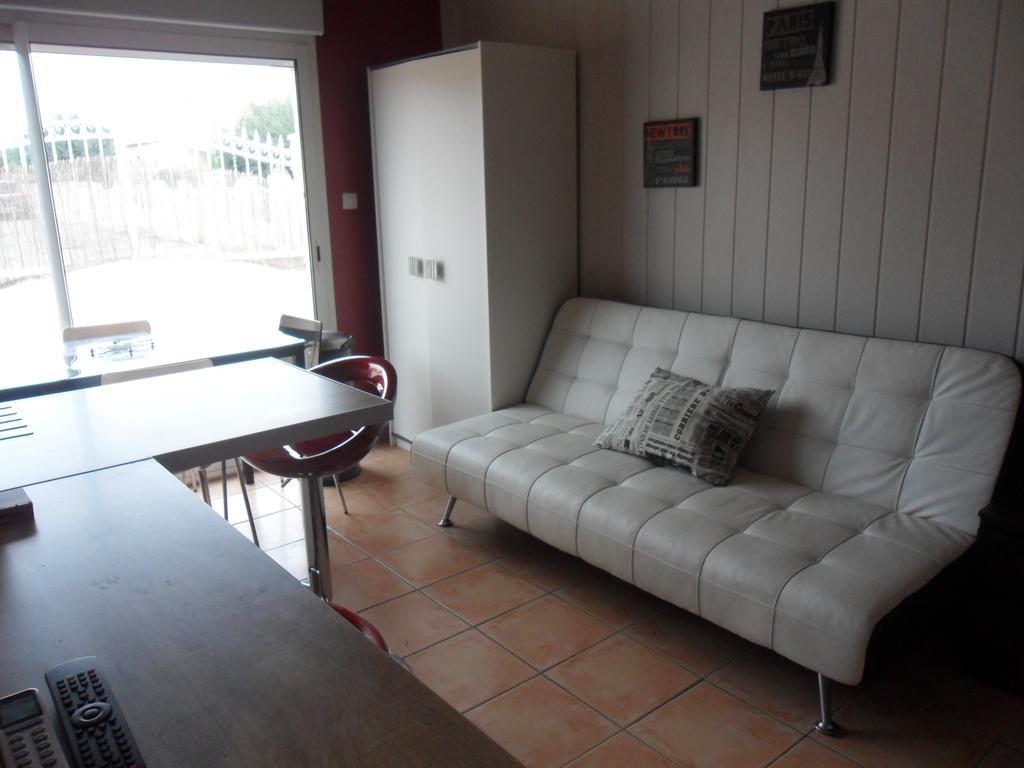 Apartament Le Tamaris Saint-Laurent-dʼAigouze Pokój zdjęcie